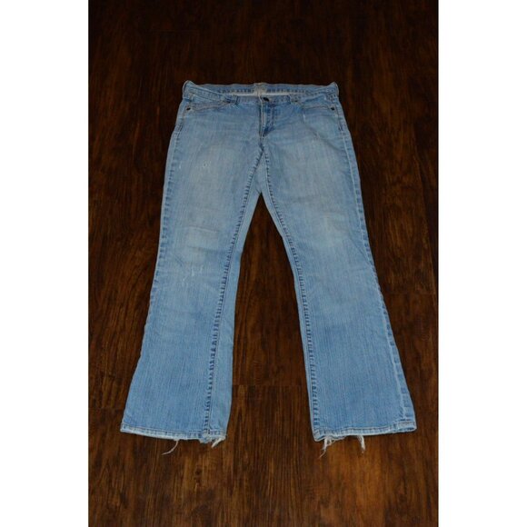Old Navy Women's Jeans Size 12 The Flirt Distressed Bootcut Stretch Light Wash - Picture 1 of 9